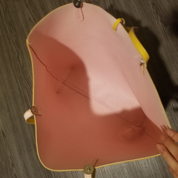 [SOLD] Mininalist yellow tote bag - Picture 2 of 3